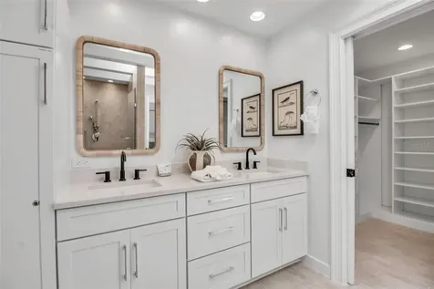 207 Peacock Lane Holmes Beach FL 34217