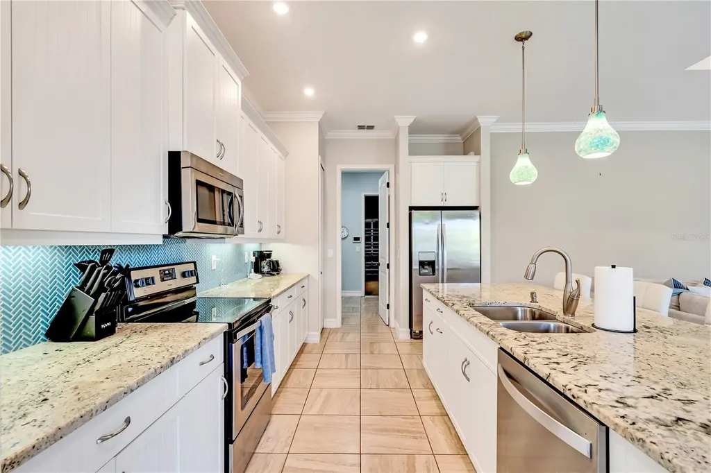 6615 35th Court E Sarasota FL 34243