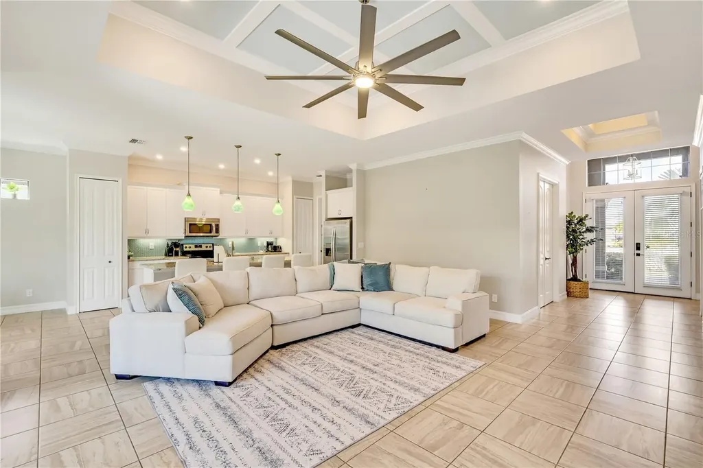6615 35th Court E Sarasota FL 34243