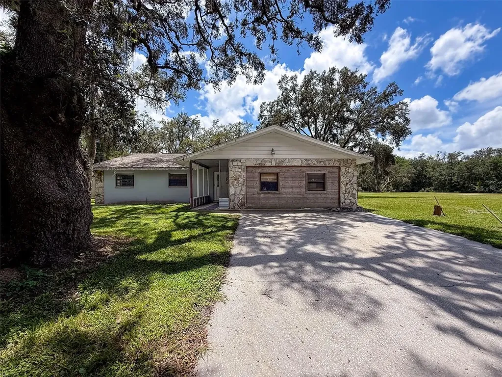 15438/15440 Azra Drive Odessa FL 33556