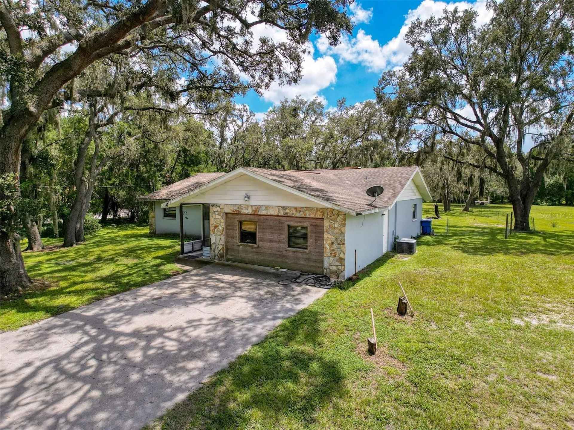 15438/15440 Azra Drive Odessa FL 33556