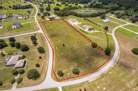 Groves Drive Groveland FL 34736