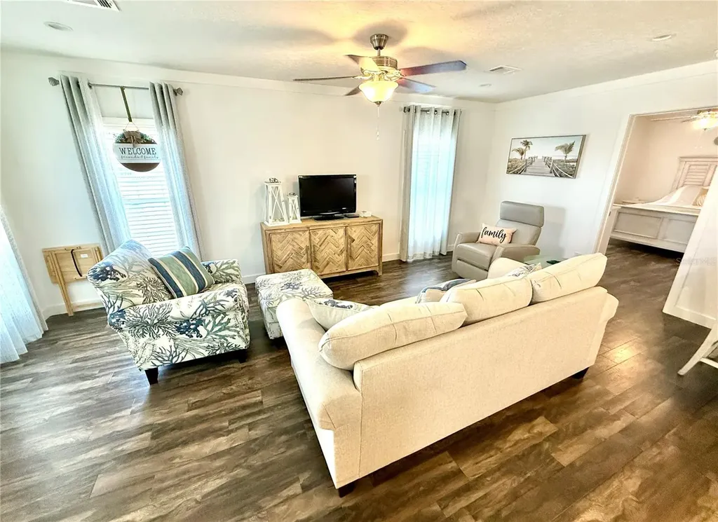 4822 Tri Par Drive Sarasota FL 34234