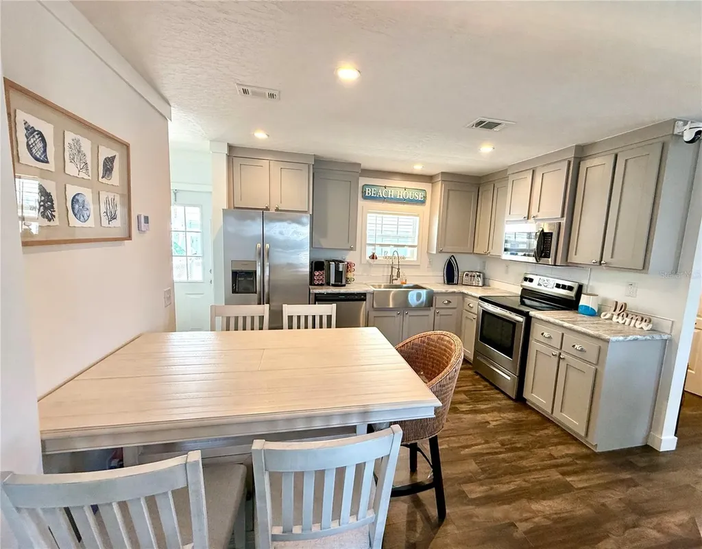 4822 Tri Par Drive Sarasota FL 34234