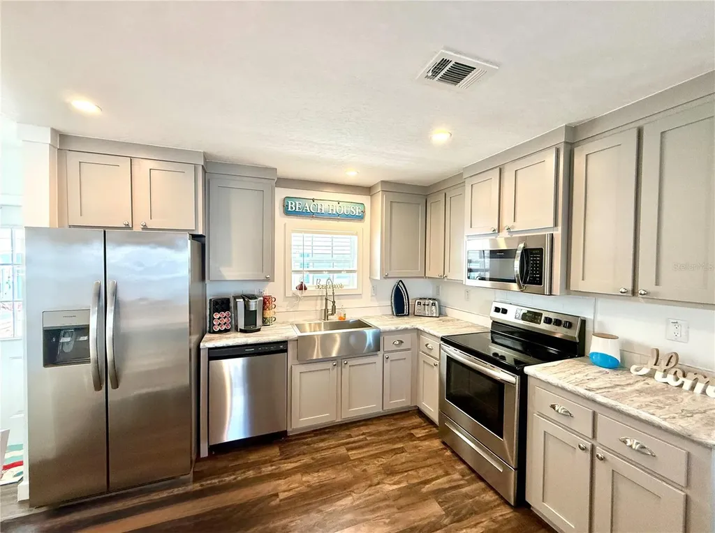 4822 Tri Par Drive Sarasota FL 34234