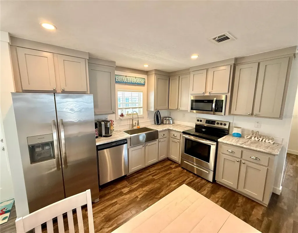 4822 Tri Par Drive Sarasota FL 34234
