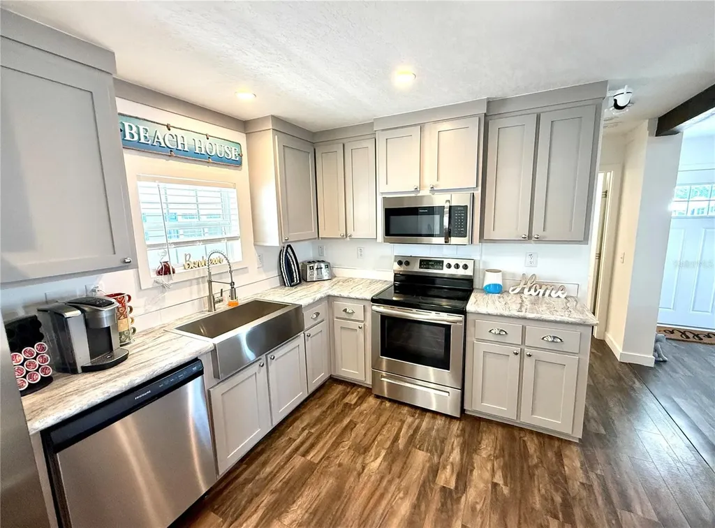 4822 Tri Par Drive Sarasota FL 34234