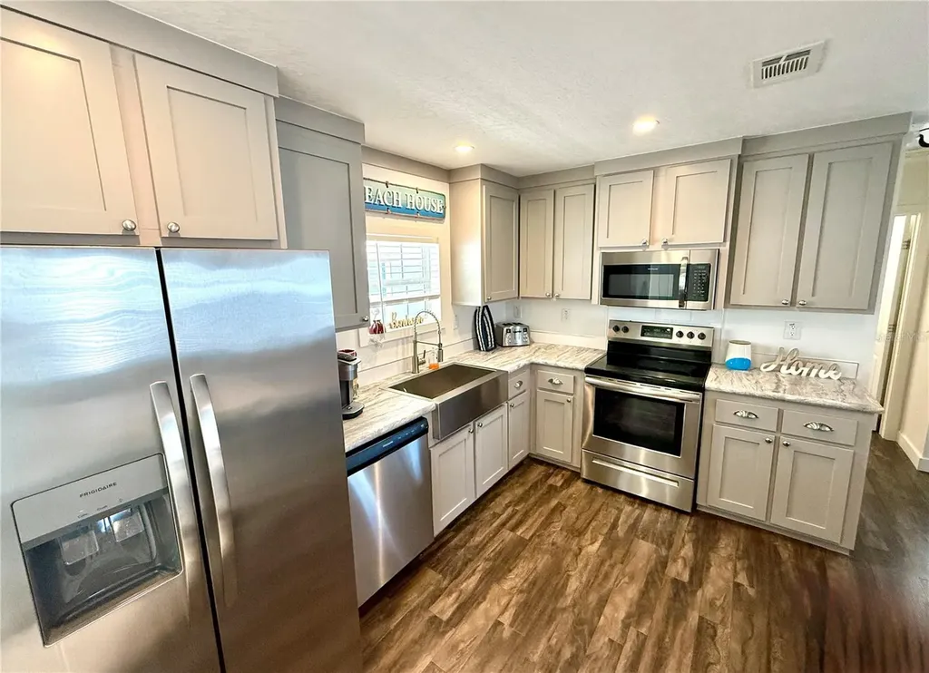 4822 Tri Par Drive Sarasota FL 34234