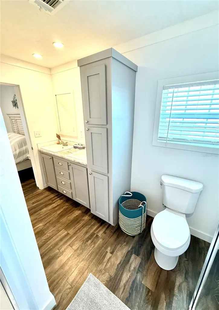4822 Tri Par Drive Sarasota FL 34234