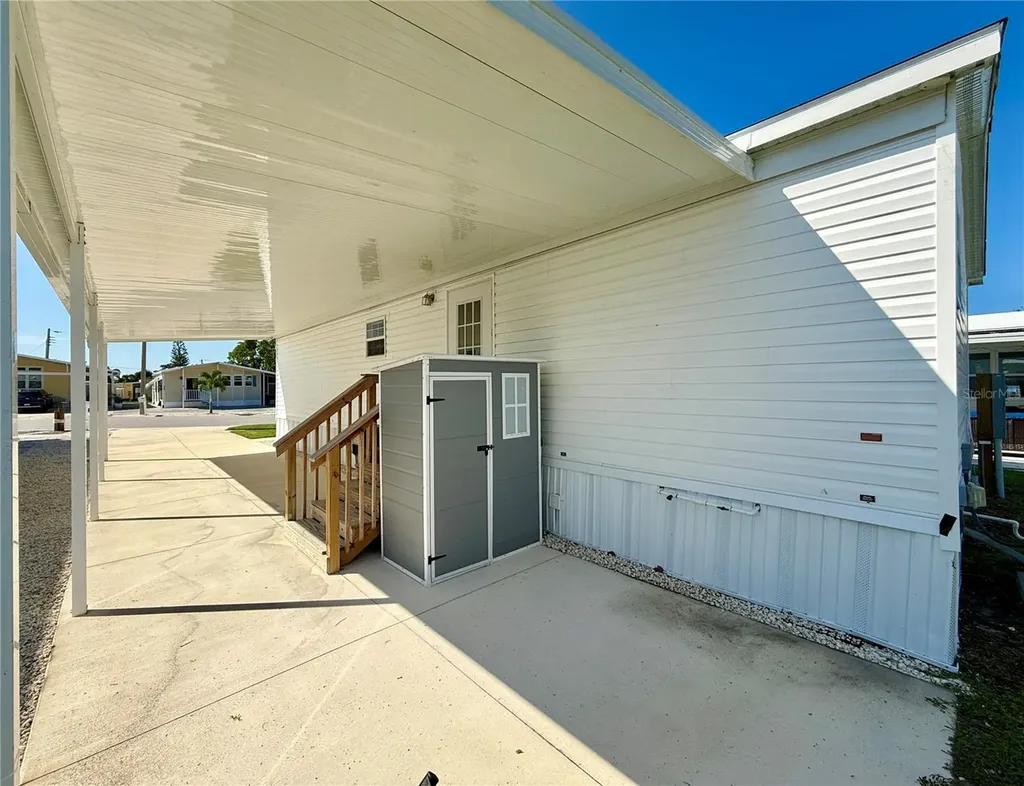 4822 Tri Par Drive Sarasota FL 34234