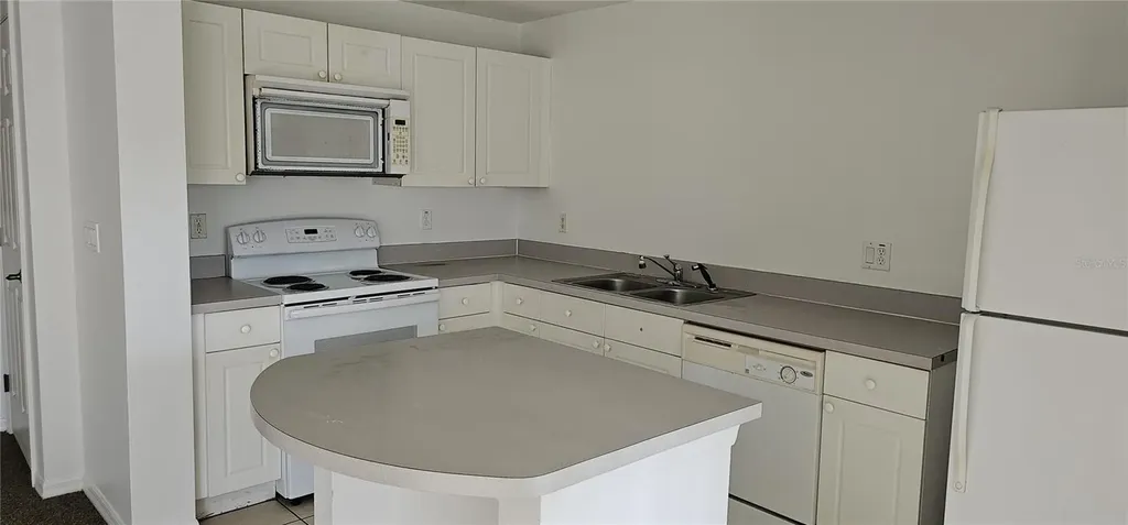 2836 Club Cortile Circle Kissimmee FL 34746