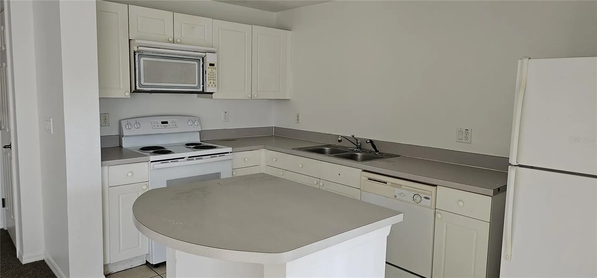 2836 Club Cortile Circle Kissimmee FL 34746