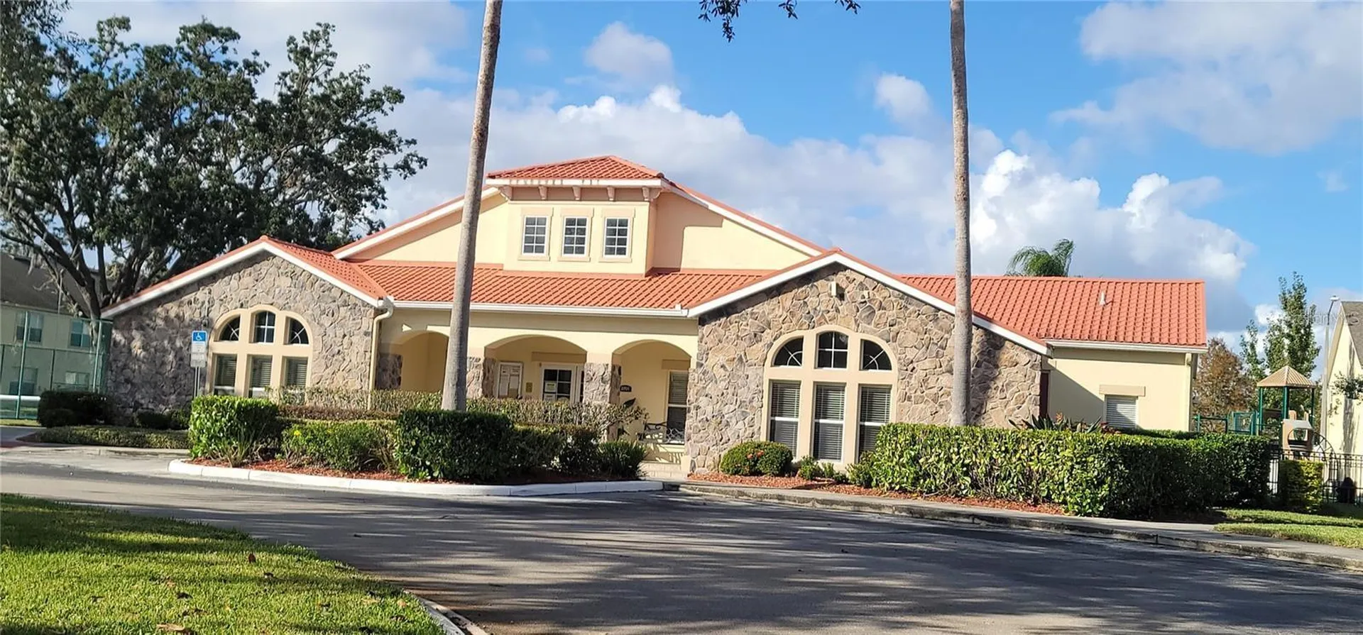 2836 Club Cortile Circle Kissimmee FL 34746