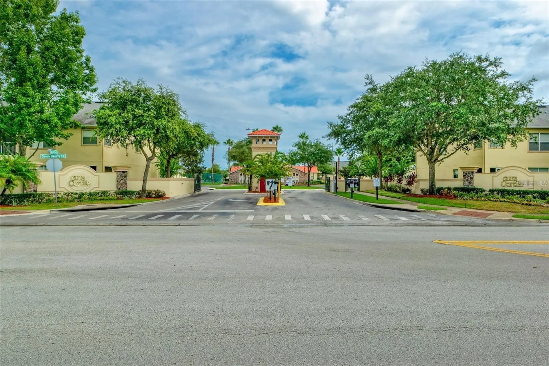 2836 Club Cortile Circle Kissimmee FL 34746