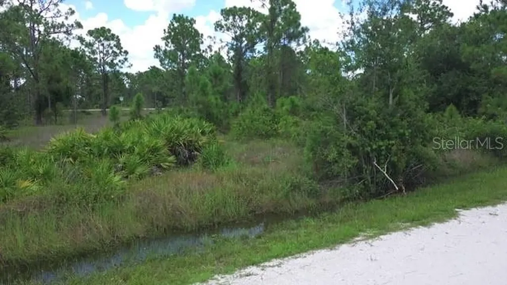 28072 Crestwood Drive Punta Gorda FL 33955