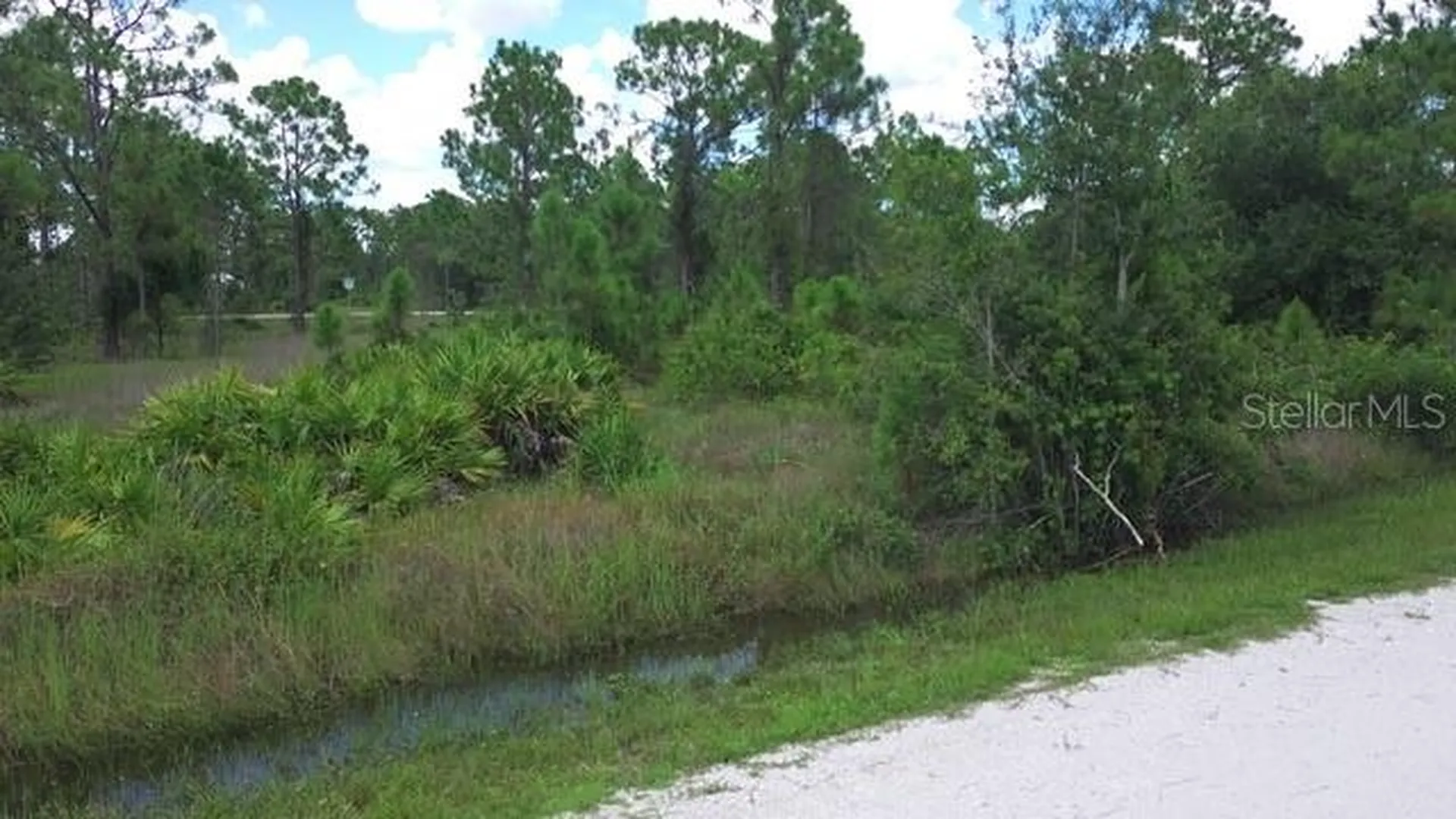 28072 Crestwood Drive Punta Gorda FL 33955