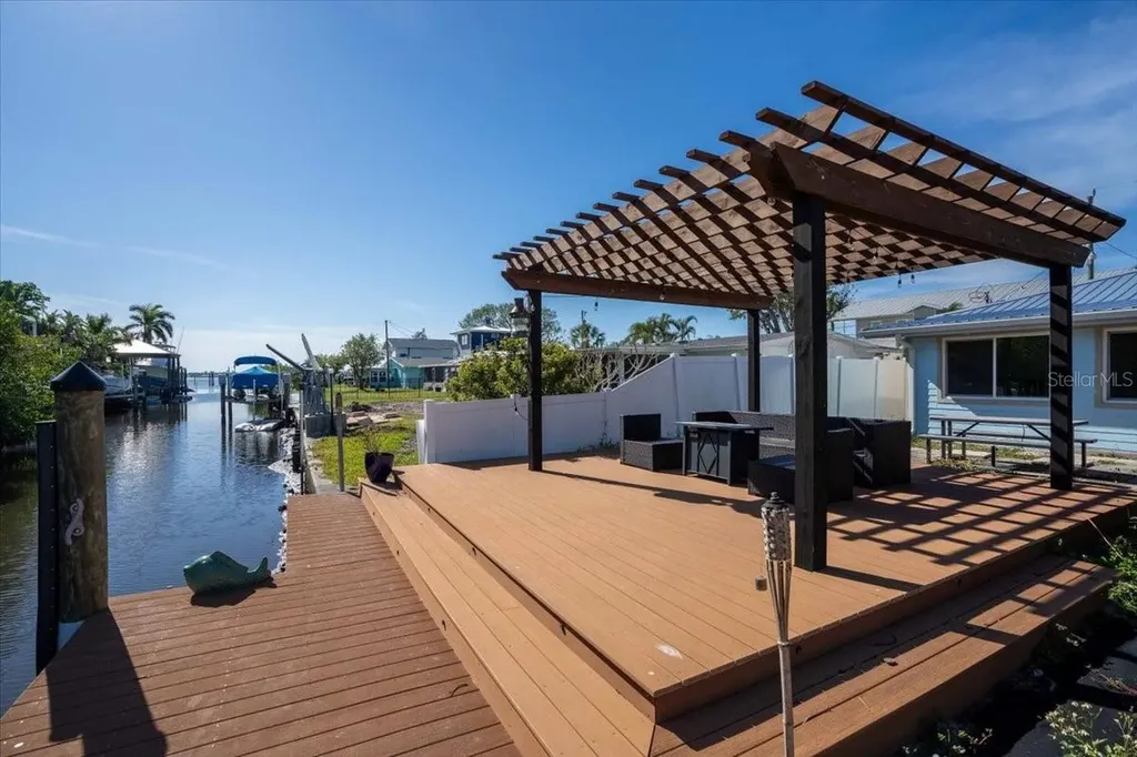 524 Palm Avenue Ellenton FL 34222