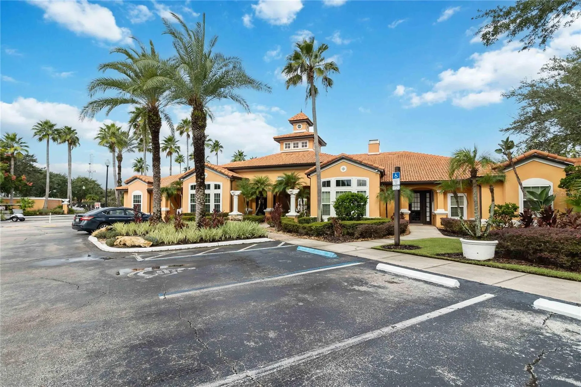 5459 Vineland Road Orlando FL 32811
