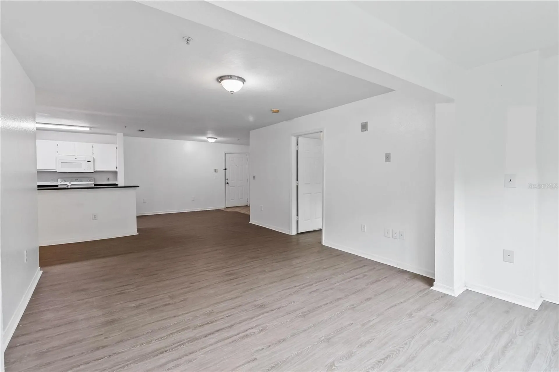 5459 Vineland Road Orlando FL 32811