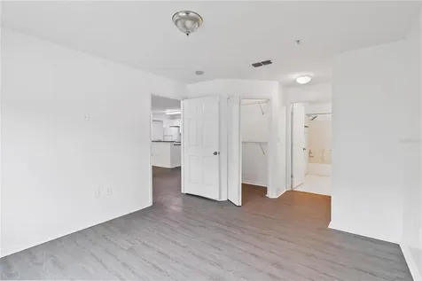 5459 Vineland Road Orlando FL 32811
