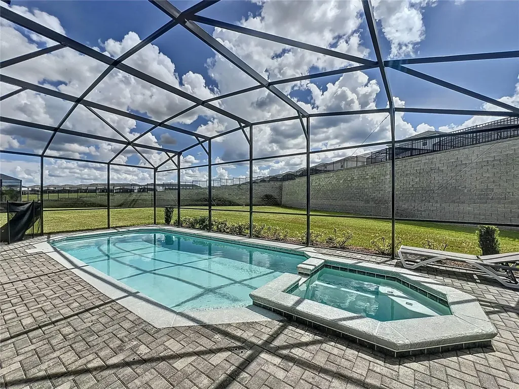 2290 Lelani Circle Davenport FL 33897