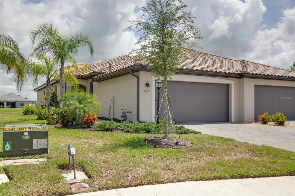 5537 Tidal Breeze Cove Bradenton FL 34211