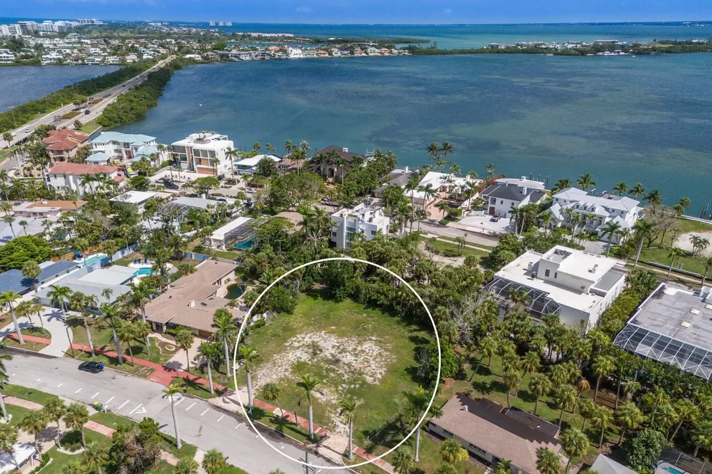 204 N Adams Drive Sarasota FL 34236