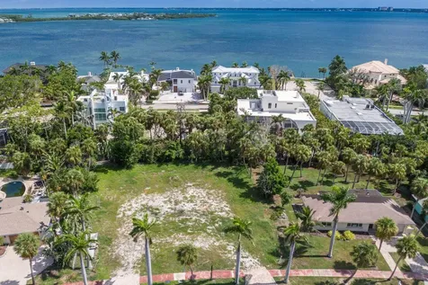 204 N Adams Drive Sarasota FL 34236
