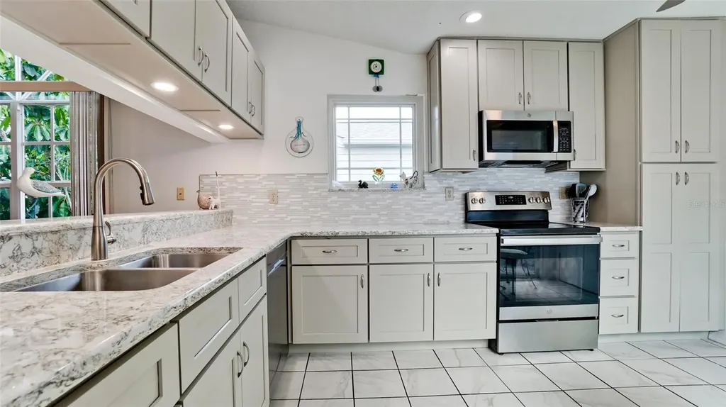 512 Sanderling Circle Bradenton FL 34209