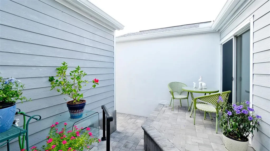 512 Sanderling Circle Bradenton FL 34209