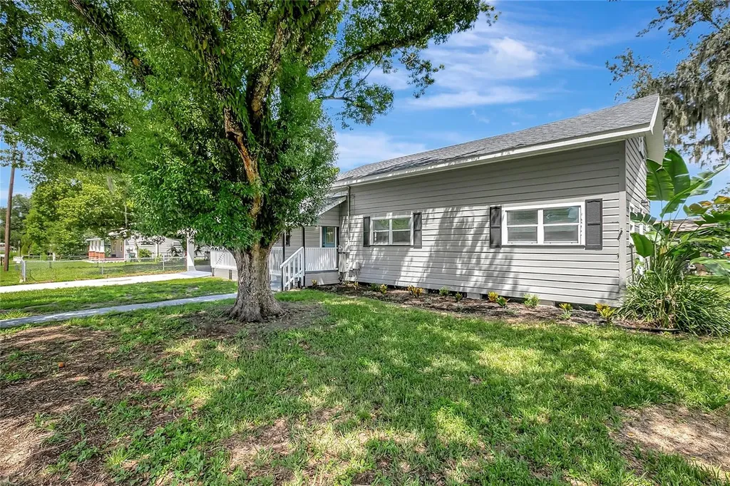 38145 7th Street Zephyrhills FL 33542