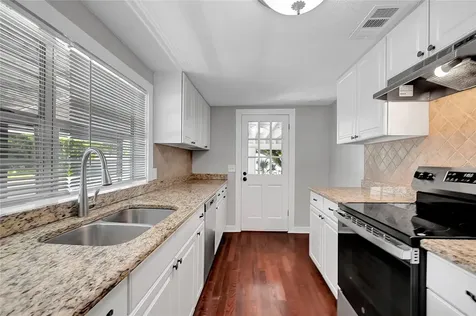 38145 7th Street Zephyrhills FL 33542