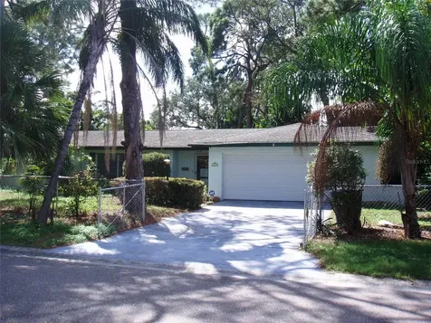 120 SW Monroe Circle N St Petersburg FL 33703