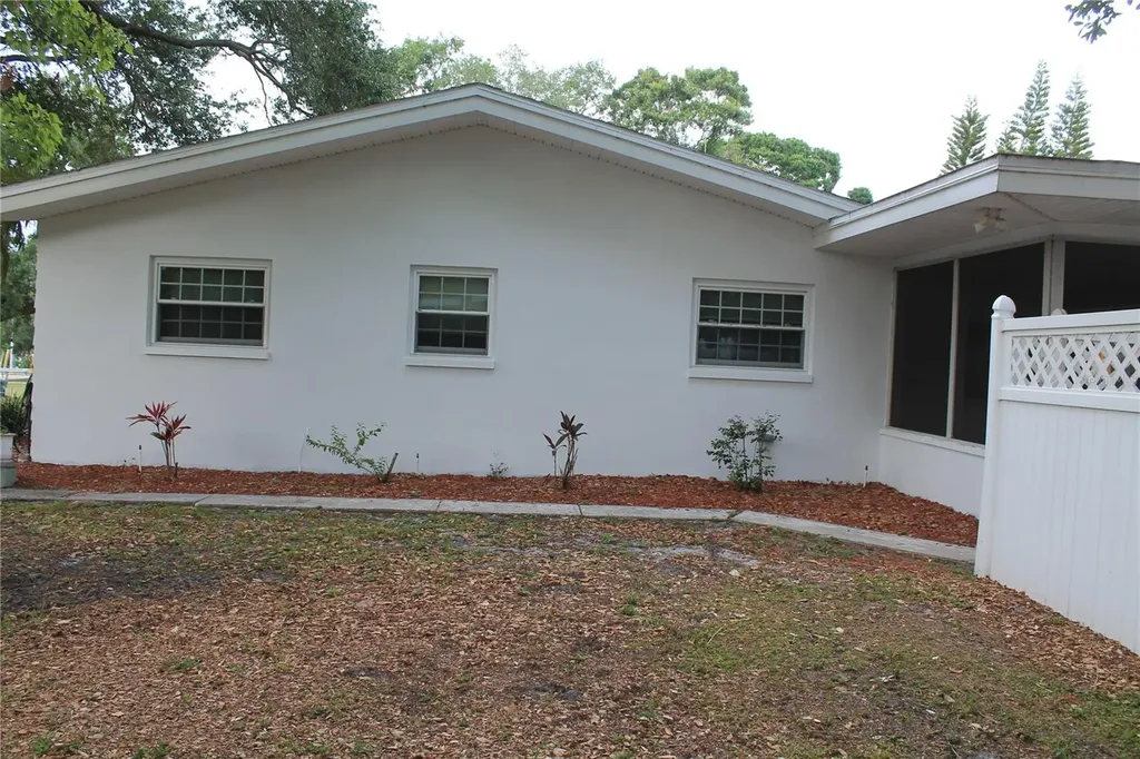863 Bay Breeze Terrace Largo FL 33770