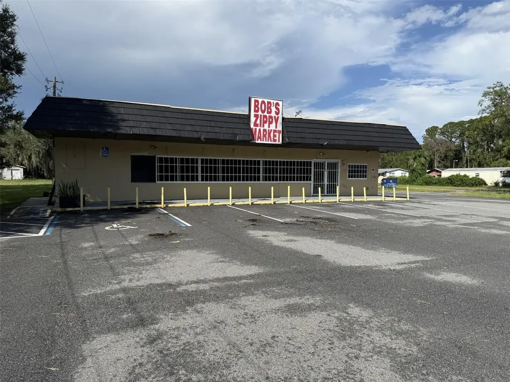 6596 E State Road 44 Wildwood FL 34785
