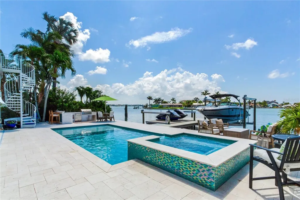 17081 Dolphin Drive North Redington Beach FL 33708