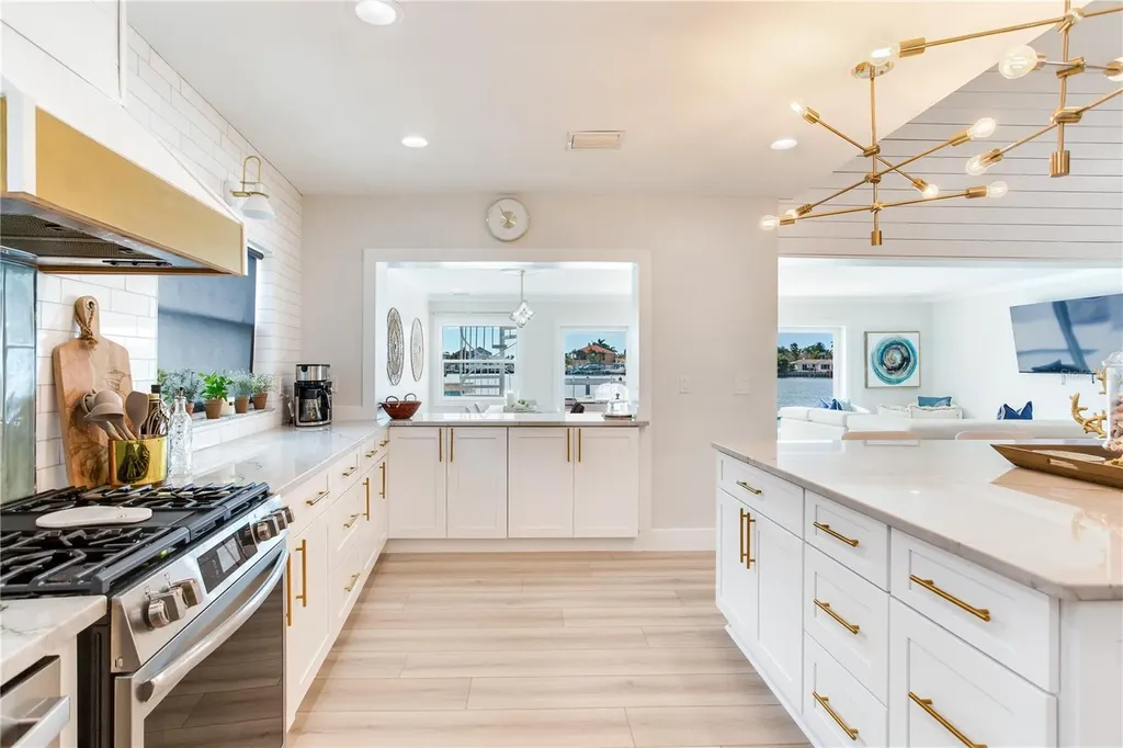 17081 Dolphin Drive North Redington Beach FL 33708