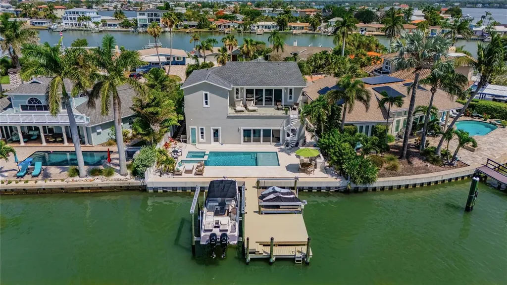 17081 Dolphin Drive North Redington Beach FL 33708