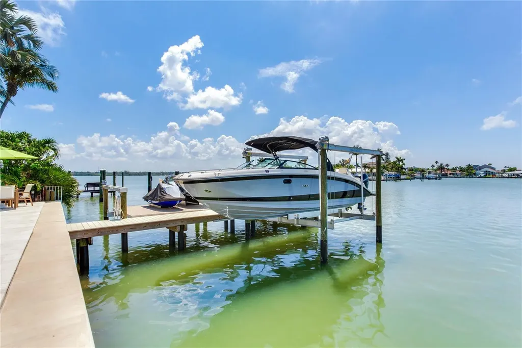 17081 Dolphin Drive North Redington Beach FL 33708