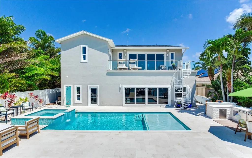 17081 Dolphin Drive North Redington Beach FL 33708