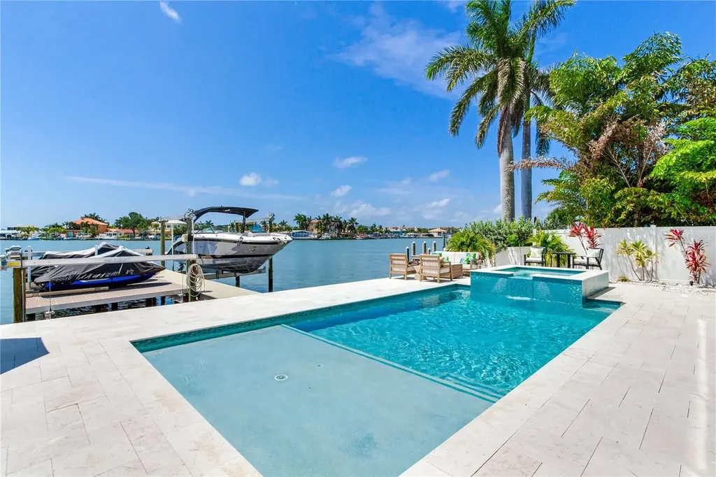 17081 Dolphin Drive North Redington Beach FL 33708