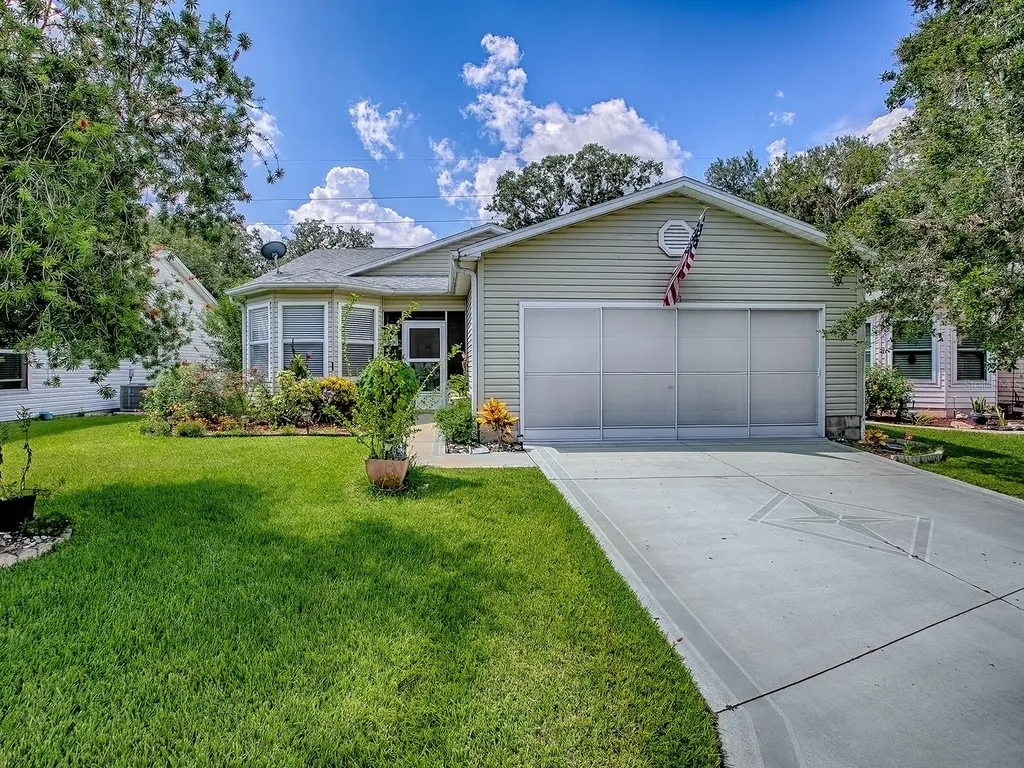 642 Glen Oaks Drive Leesburg FL 34748