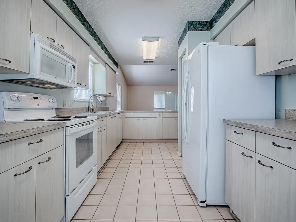 642 Glen Oaks Drive Leesburg FL 34748