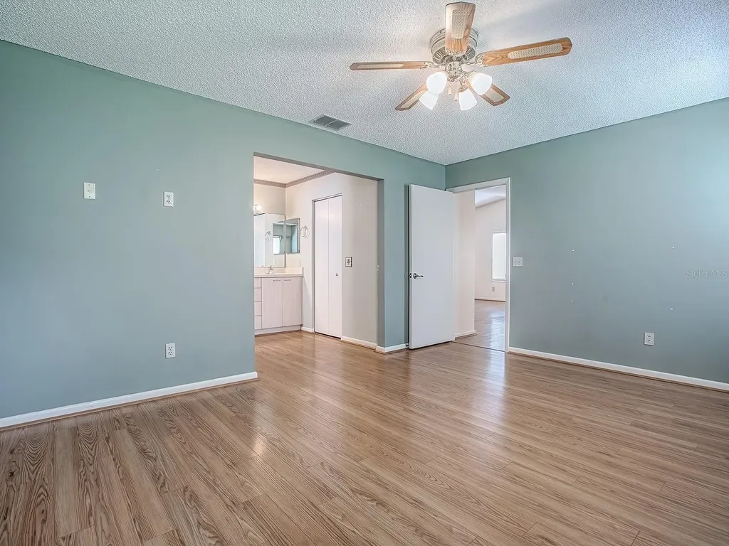 642 Glen Oaks Drive Leesburg FL 34748
