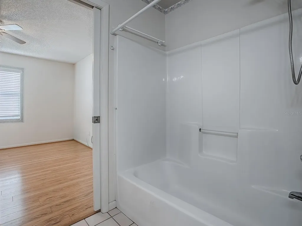 642 Glen Oaks Drive Leesburg FL 34748