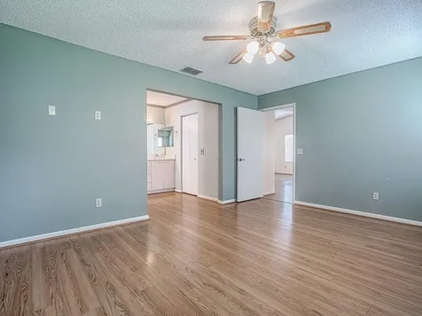 642 Glen Oaks Drive Leesburg FL 34748