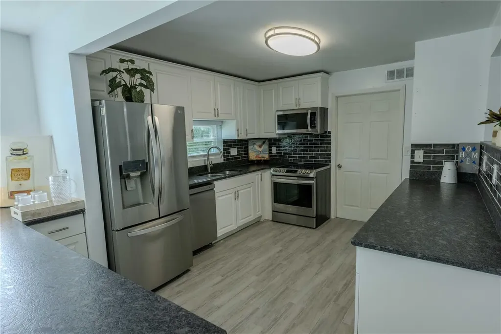 1101 28th Avenue S St Petersburg FL 33705