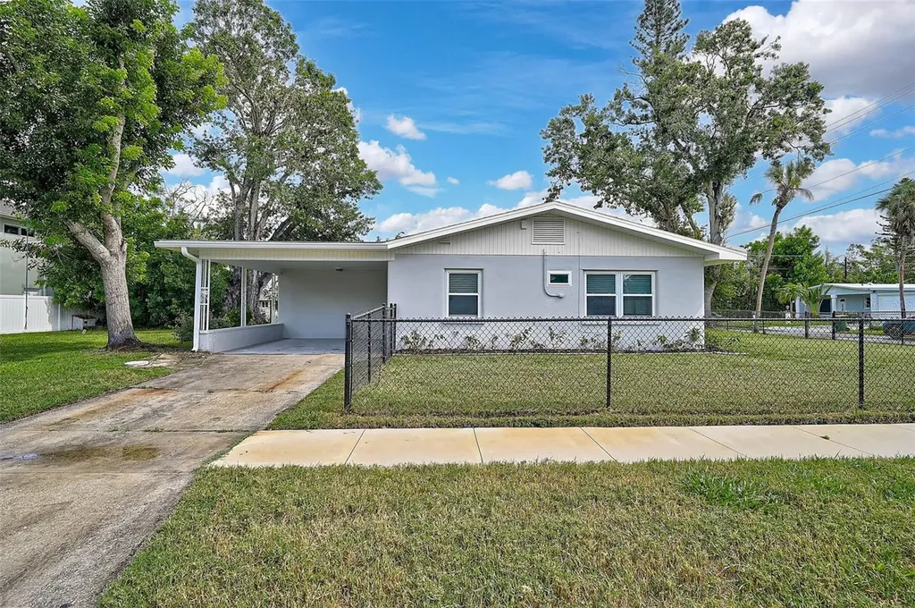102 20th Street NE Bradenton FL 34208