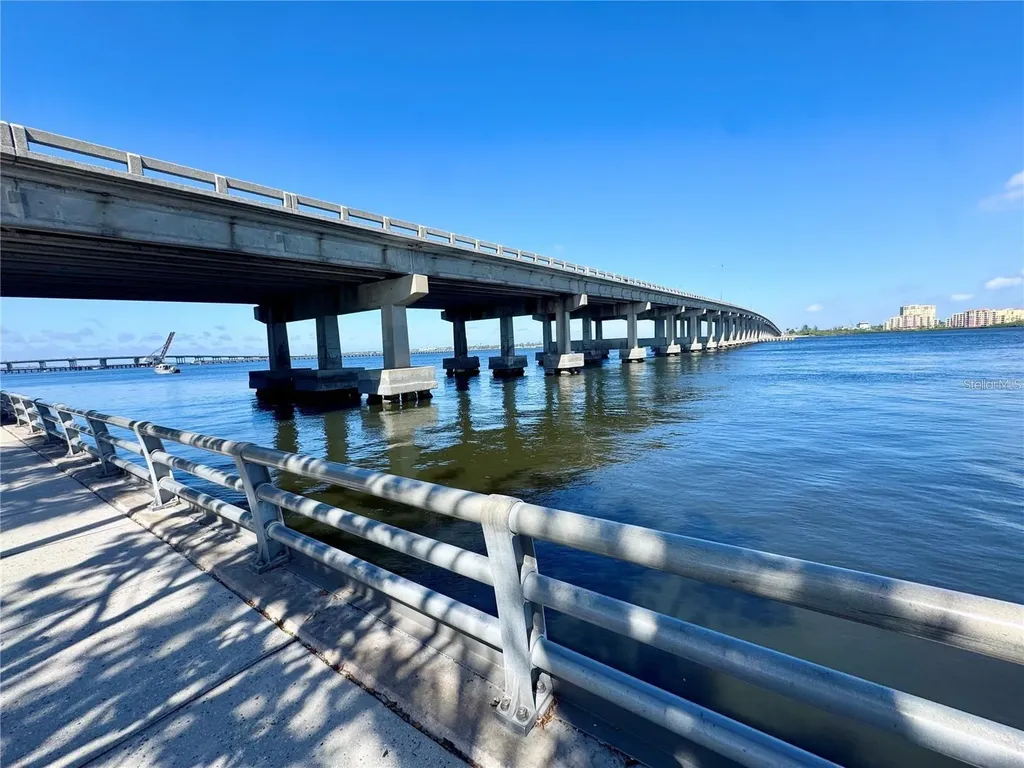 102 20th Street NE Bradenton FL 34208