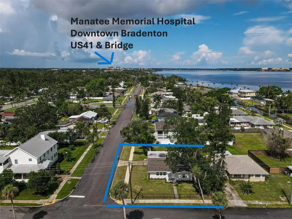 102 20th Street NE Bradenton FL 34208
